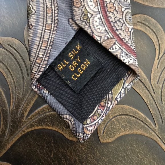 Vintage Bill Blass Floral and Paisley Tie - Picture 6 of 9